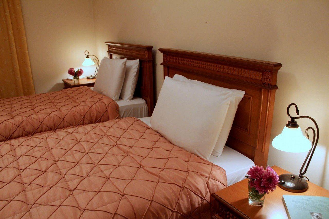 Famissi Hotel Kalampáka Buitenkant foto