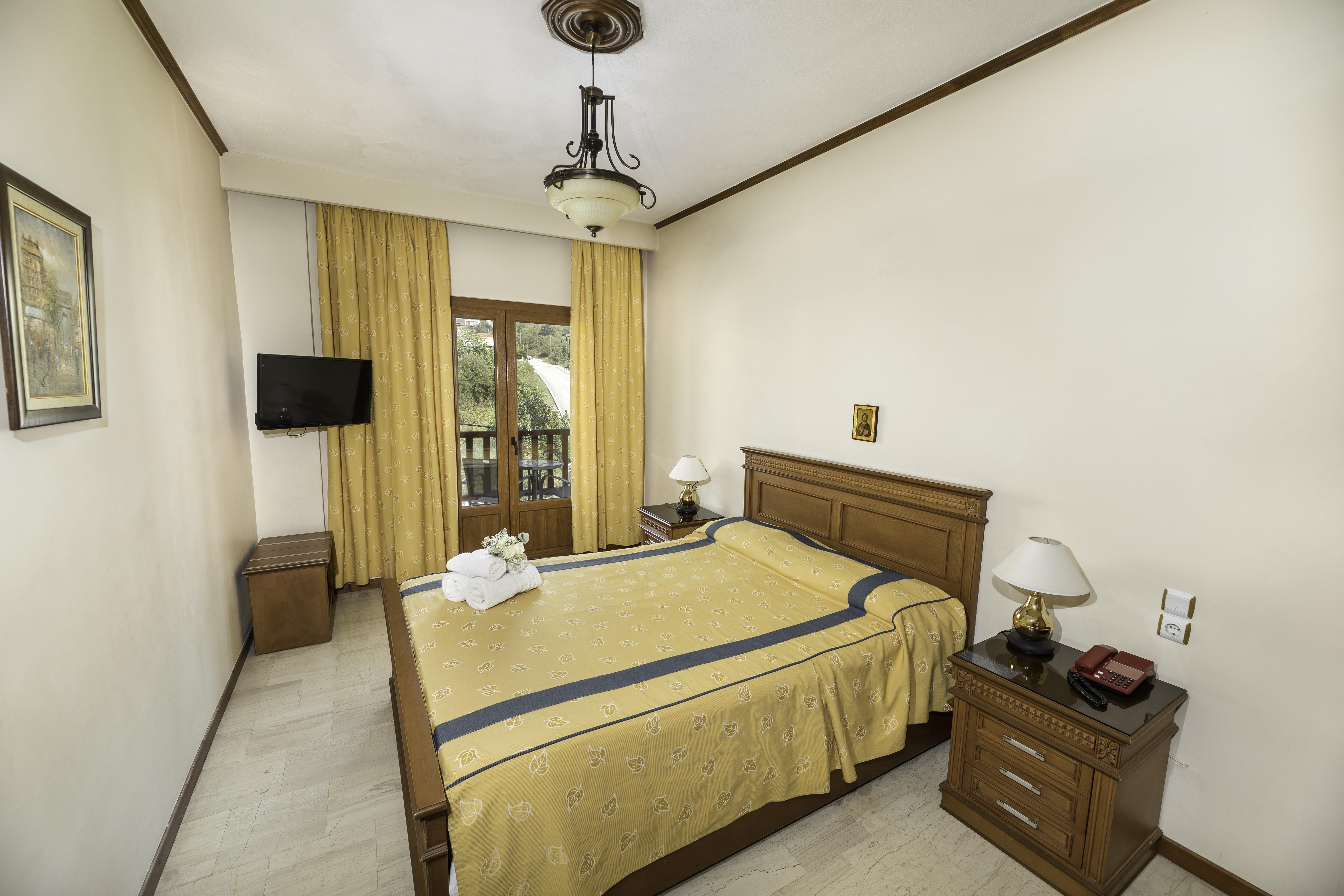 Famissi Hotel Kalampáka Buitenkant foto